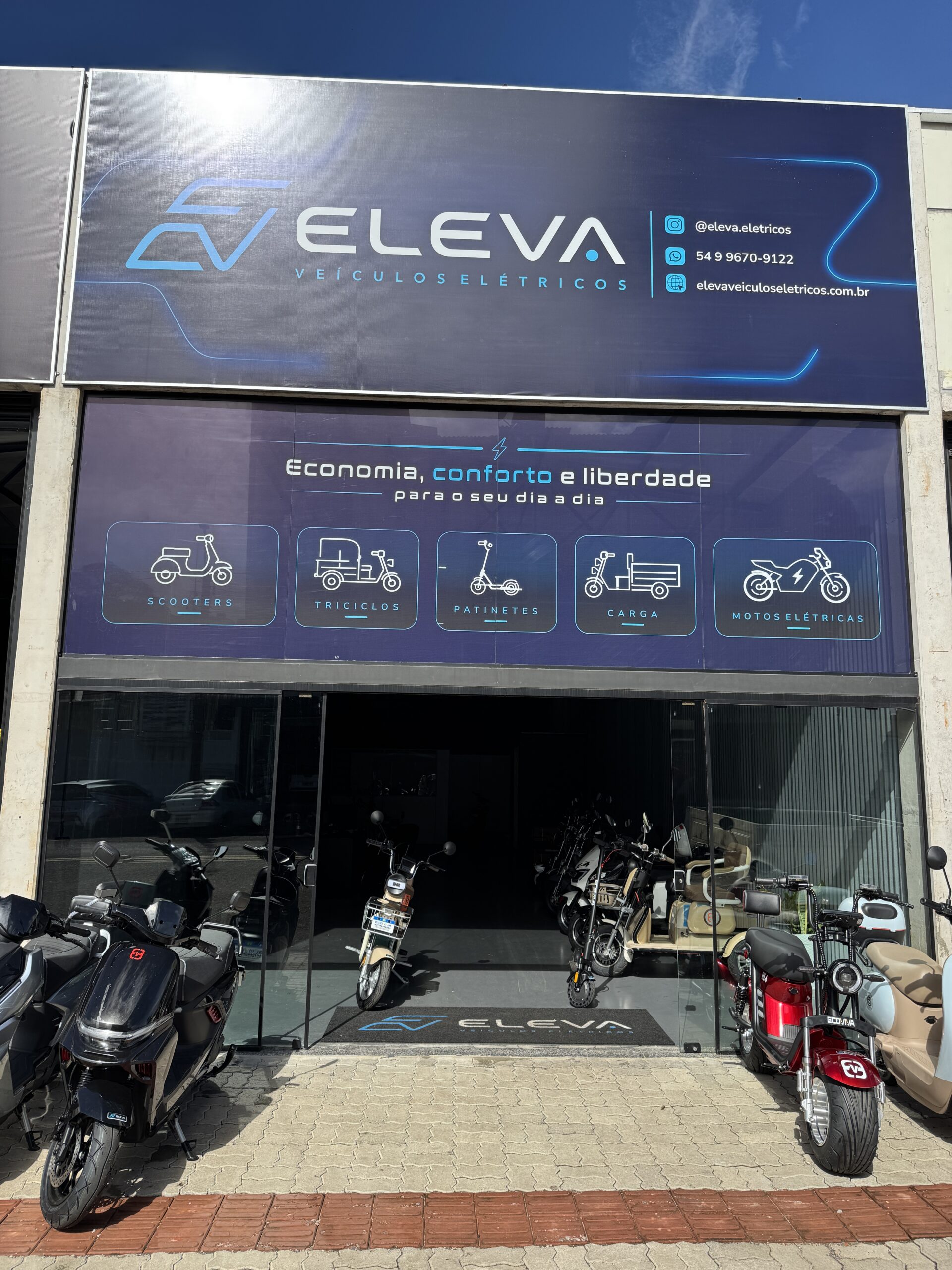 Fachada da loja Eleva Veículos Elétricos em Erechim